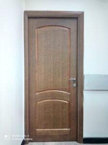 Установка межкомнатных дверей